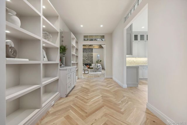 2 Barry Court, Katonah, NY 10536