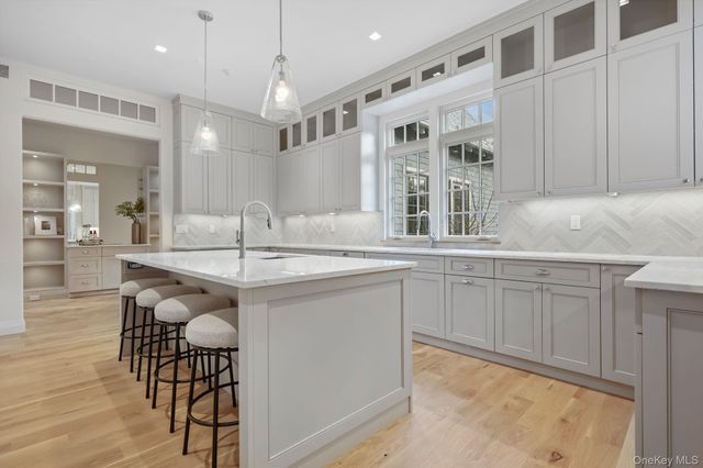 2 Barry Court, Katonah, NY 10536