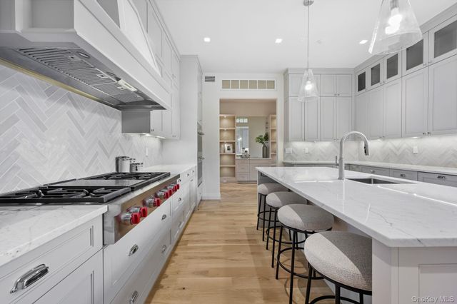 2 Barry Court, Katonah, NY 10536