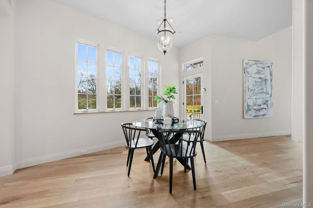 2 Barry Court, Katonah, NY 10536