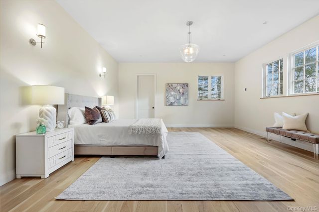 2 Barry Court, Katonah, NY 10536