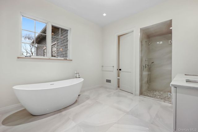 2 Barry Court, Katonah, NY 10536