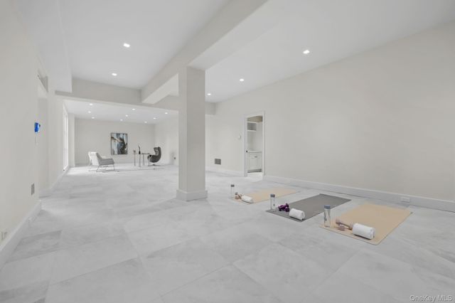 2 Barry Court, Katonah, NY 10536