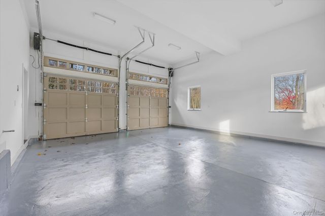 2 Barry Court, Katonah, NY 10536