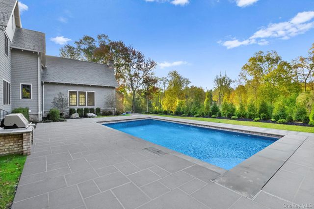 2 Barry Court, Katonah, NY 10536