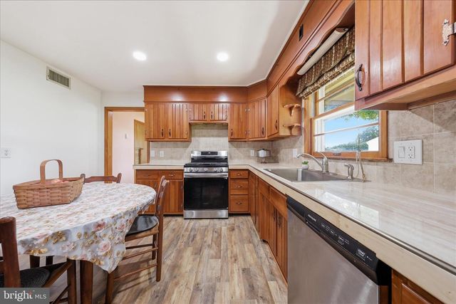 216 JACKSON AVE, Hagerstown, MD 21740