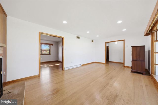 216 JACKSON AVE, Hagerstown, MD 21740