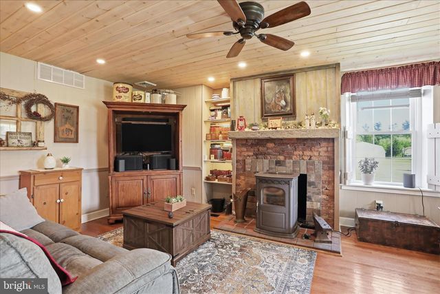 5704 MONTGOMERY CHURCH RD, Greencastle, PA 17225