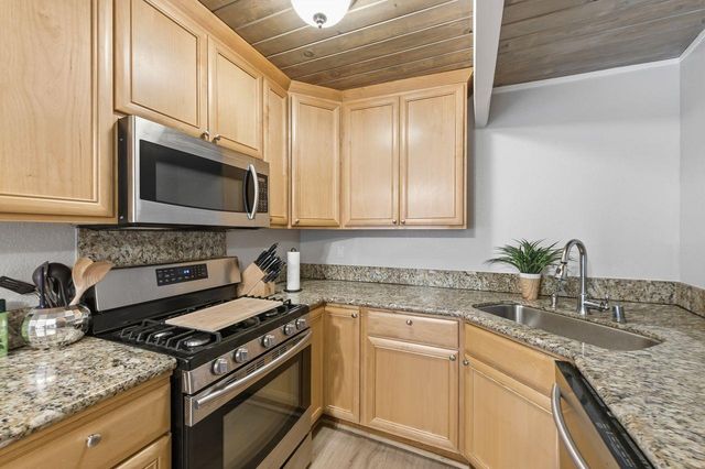 42 Saint Marys Place, Redwood City, CA 94063