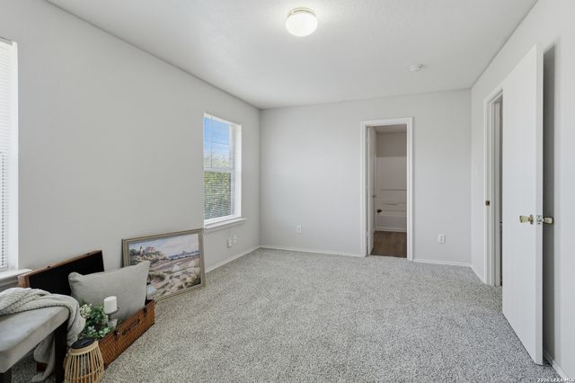 8235 HEIGHTS VLY, Converse, TX 78109