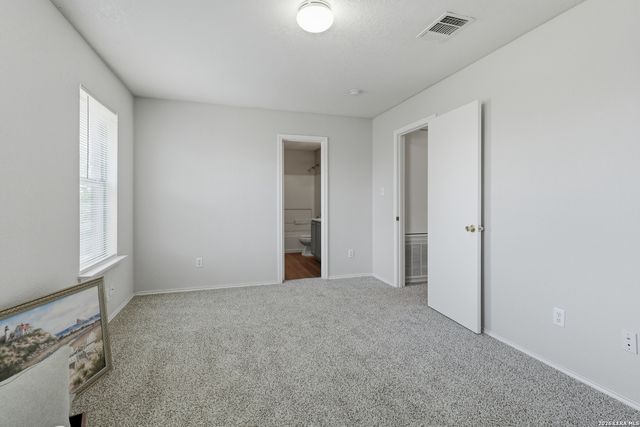 8235 HEIGHTS VLY, Converse, TX 78109