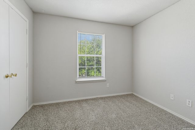 8235 HEIGHTS VLY, Converse, TX 78109