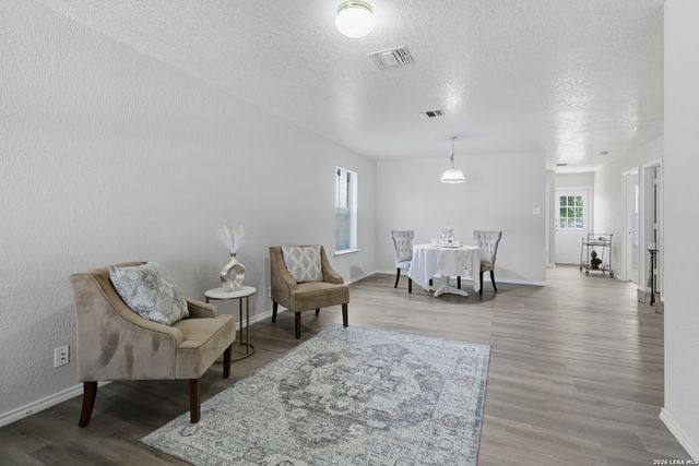 8235 HEIGHTS VLY, Converse, TX 78109