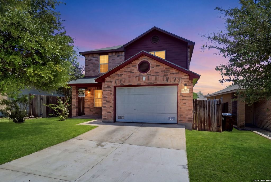 8235 HEIGHTS VLY, Converse, TX 78109