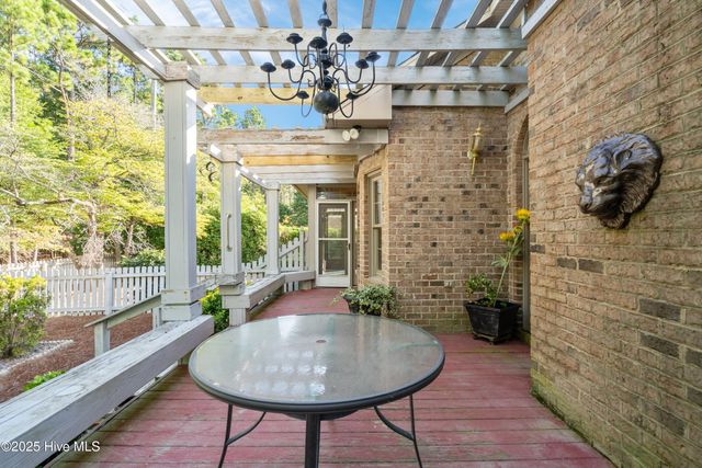65 Idlewild Road, Pinehurst, NC 28374