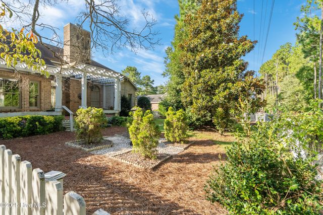 65 Idlewild Road, Pinehurst, NC 28374