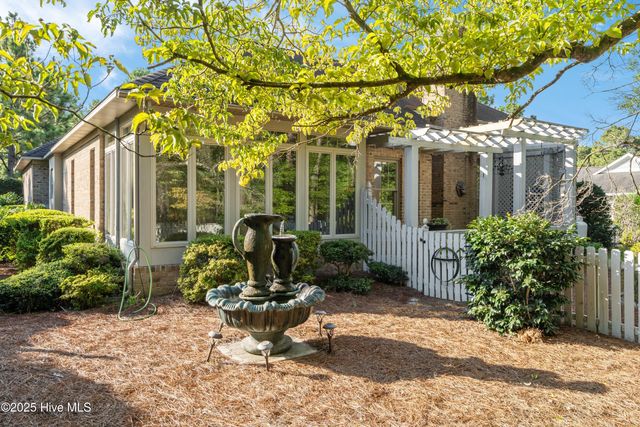 65 Idlewild Road, Pinehurst, NC 28374
