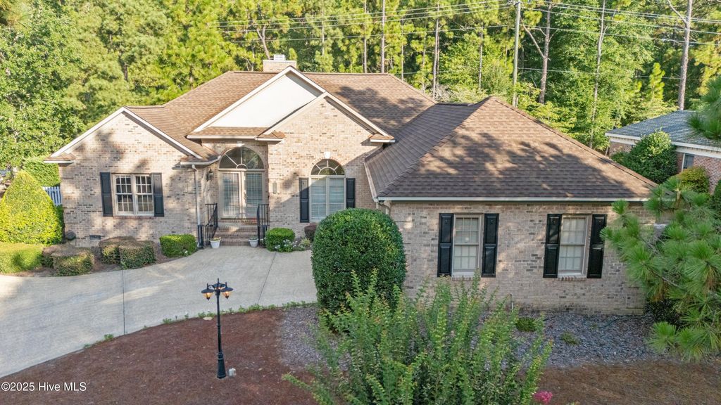 65 Idlewild Road, Pinehurst, NC 28374