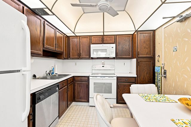 10777 W Sample Road 407, Coral Springs, FL 33065