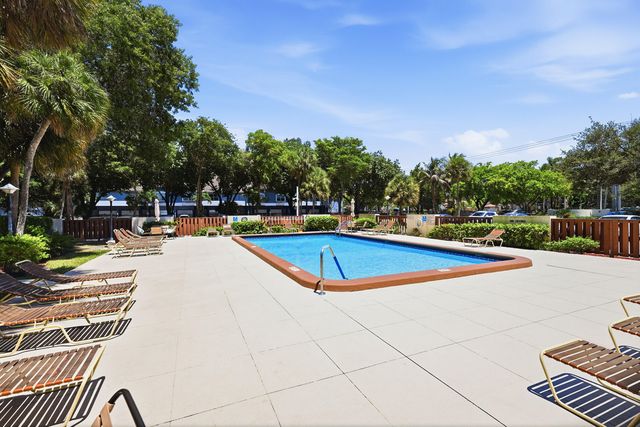 10777 W Sample Road 407, Coral Springs, FL 33065
