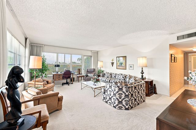 10777 W Sample Road 407, Coral Springs, FL 33065