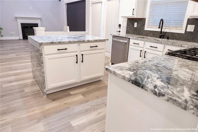4644 Creekside Cove, Atlanta, GA 30349