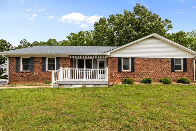 190 Post Oak Ave, Camden, TN 38320
