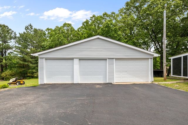 190 Post Oak Ave, Camden, TN 38320