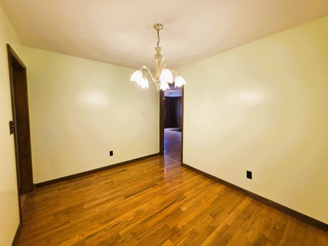 190 Post Oak Ave, Camden, TN 38320