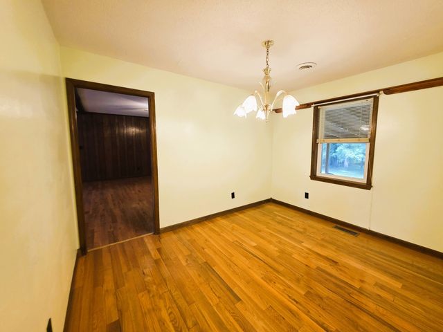 190 Post Oak Ave, Camden, TN 38320