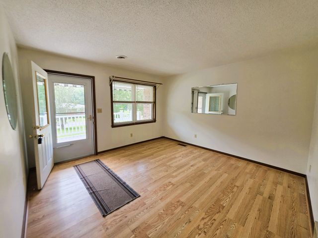 190 Post Oak Ave, Camden, TN 38320