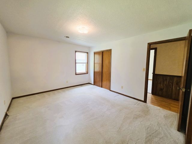 190 Post Oak Ave, Camden, TN 38320