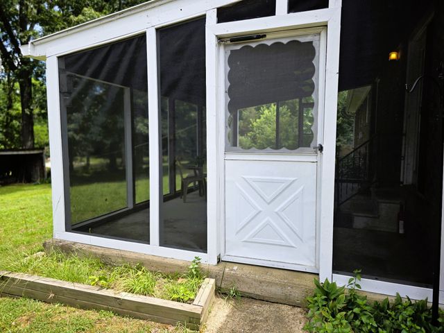 190 Post Oak Ave, Camden, TN 38320