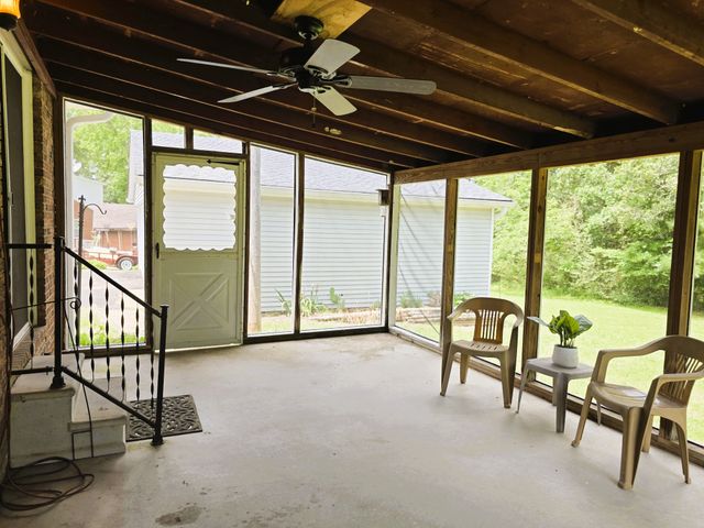 190 Post Oak Ave, Camden, TN 38320