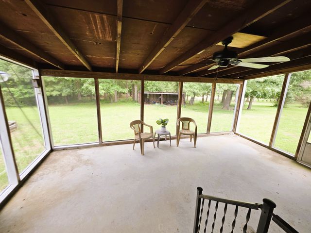 190 Post Oak Ave, Camden, TN 38320