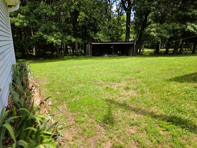 190 Post Oak Ave, Camden, TN 38320