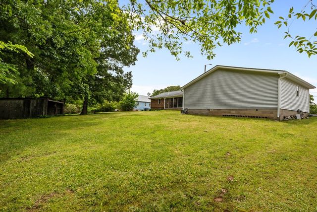 190 Post Oak Ave, Camden, TN 38320