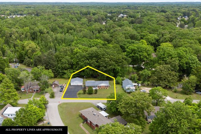 190 Post Oak Ave, Camden, TN 38320