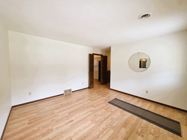 190 Post Oak Ave, Camden, TN 38320