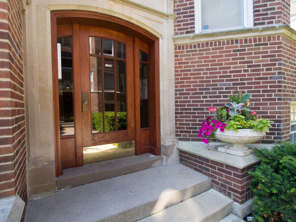 1224 Elmwood Avenue 2W, Evanston, IL 60202