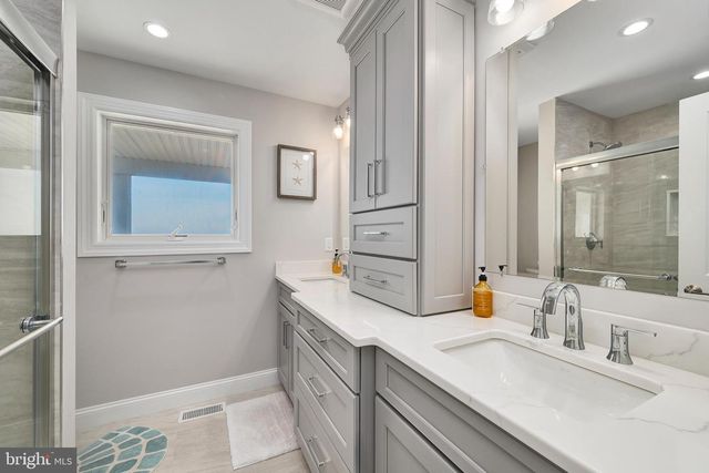 209 E 20TH ST, Long Beach Township, NJ 08008