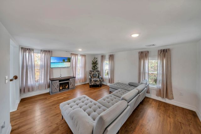 24 MAPLEWOOD AVE, Keansburg Boro, NJ 07734