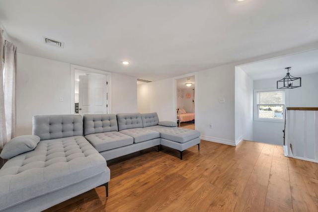 24 MAPLEWOOD AVE, Keansburg Boro, NJ 07734