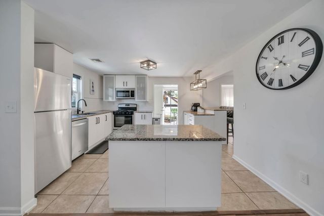 24 MAPLEWOOD AVE, Keansburg Boro, NJ 07734