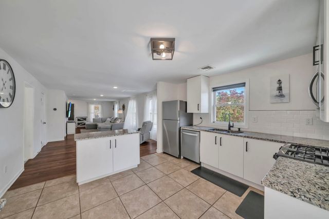 24 MAPLEWOOD AVE, Keansburg Boro, NJ 07734