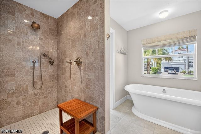 240 Channel DR, Naples, FL 34108