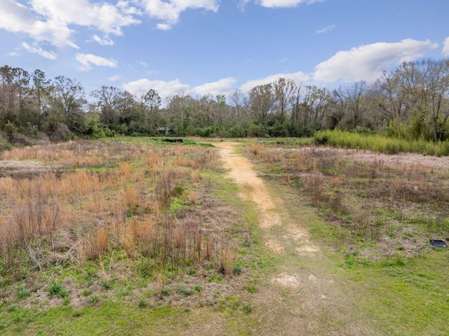 222A Cedar St., Petal, MS 39465