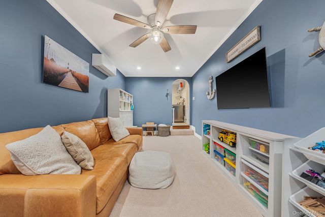 2 Cindy Street, Smithtown, NY 11787