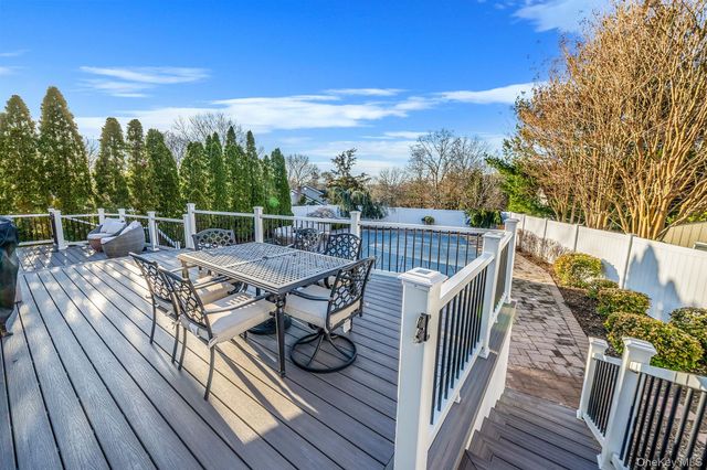 2 Cindy Street, Smithtown, NY 11787