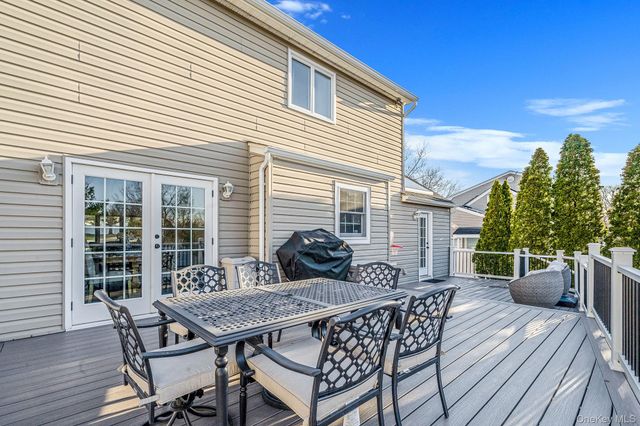 2 Cindy Street, Smithtown, NY 11787